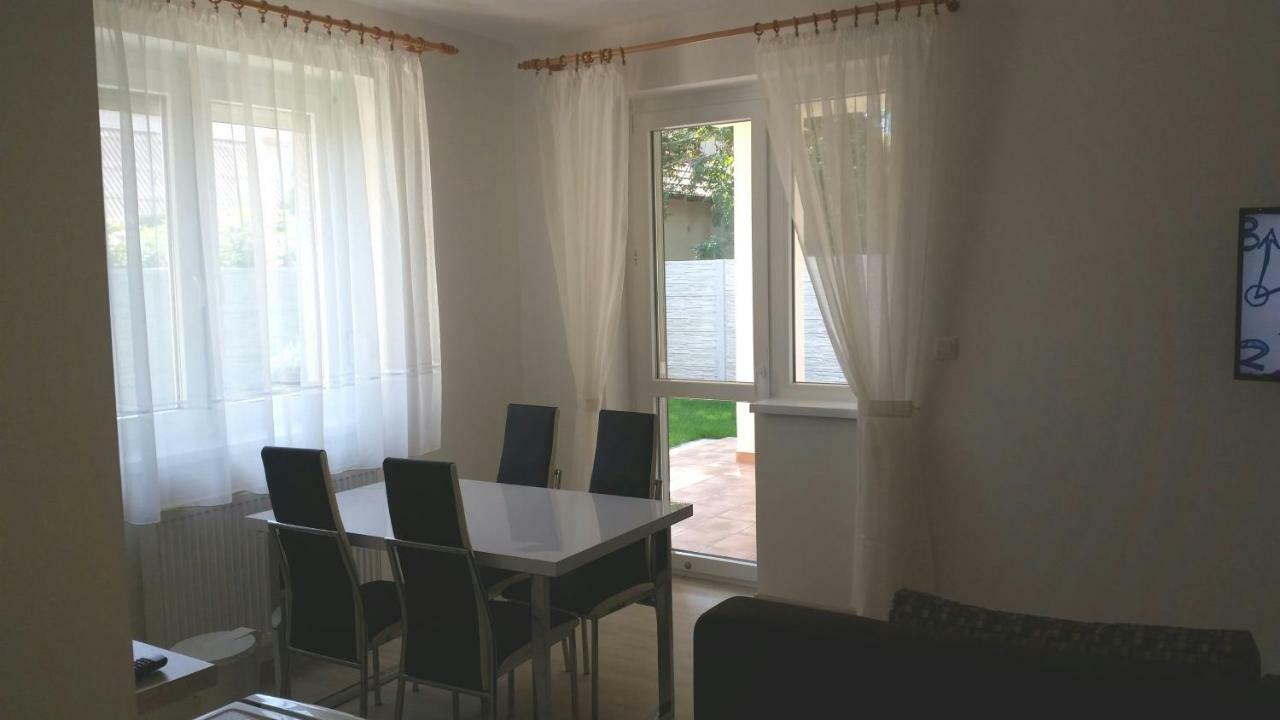 Rekreacny Dom Flora Villa Velky Meder Luaran gambar